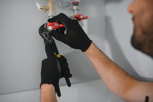 Devenir plombier chauffagiste avec un CAP MIT en alternance
