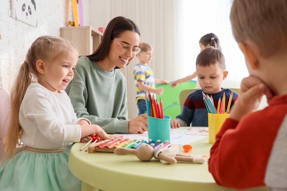 Devenir Accompagnant Éducatif avec un CAP AEPE en alternance